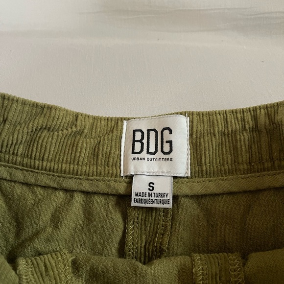BDG Corduroy Green skirt - Picture 3 of 4